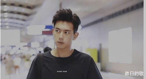 爱豆吃瓜娱乐酱李现,从流量小生到实力派演员的蜕变之路